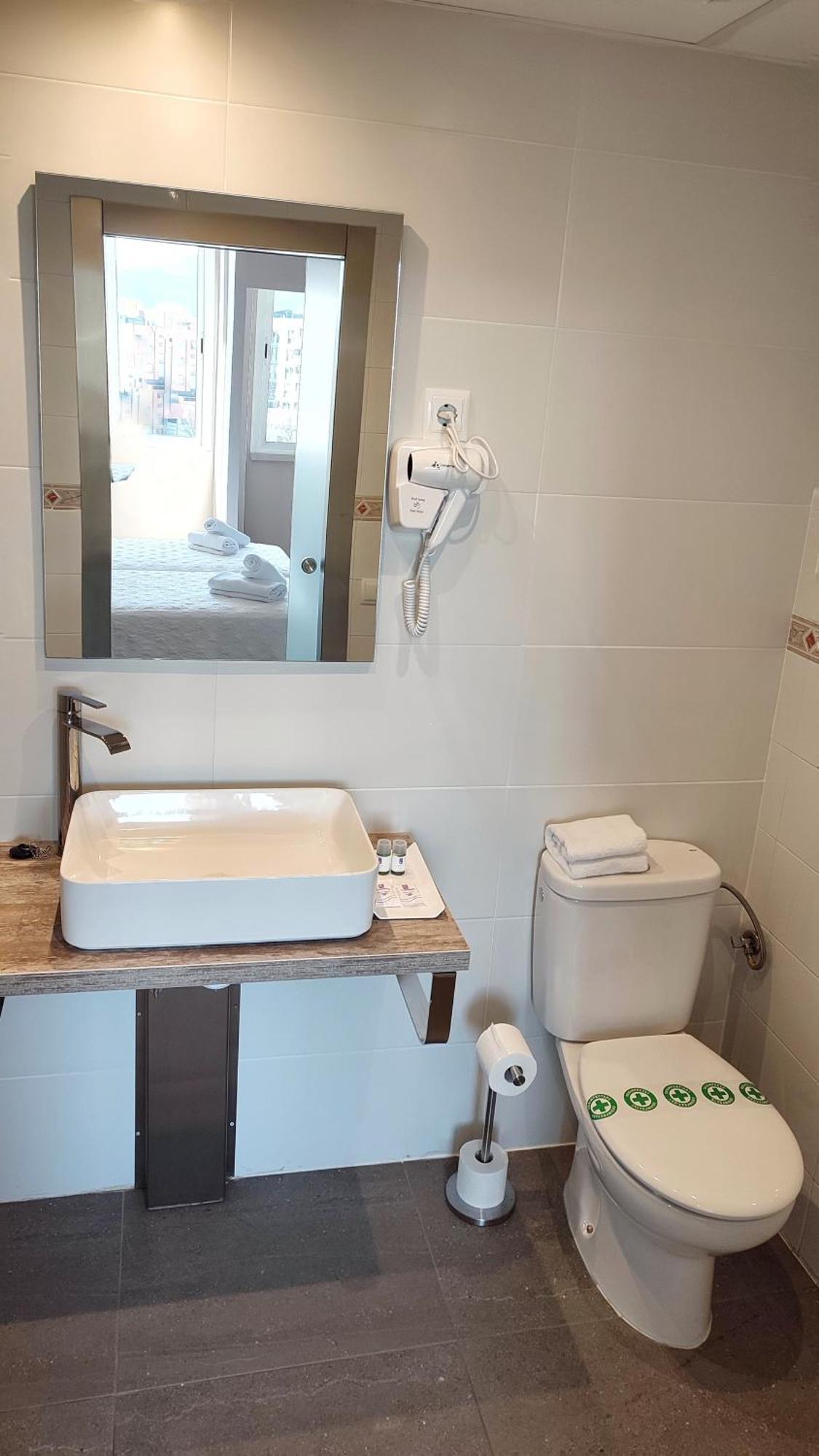 Aparthotel Montcada Cameră foto